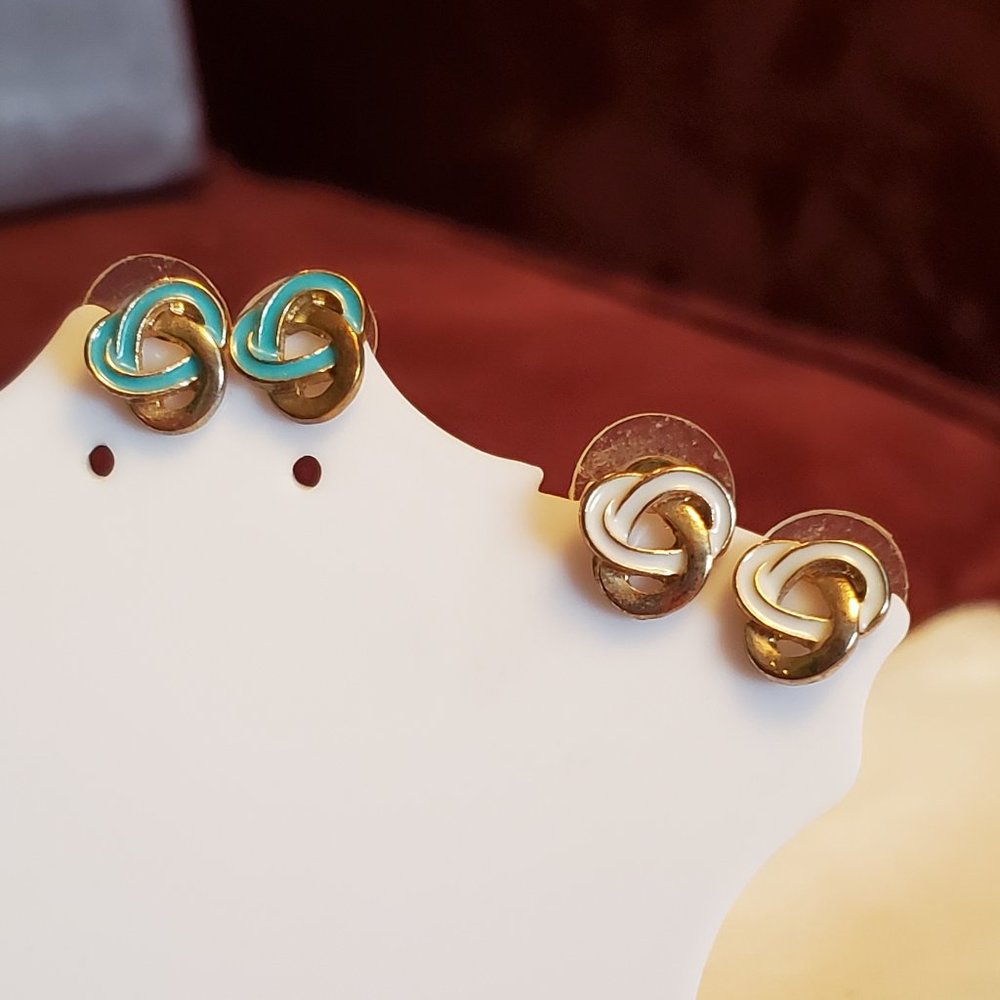 2 Pair Gold Tone Avon Woven Stud Earrings Enamel